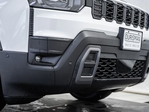 New 2026 Jeep Cherokee Overland image 15