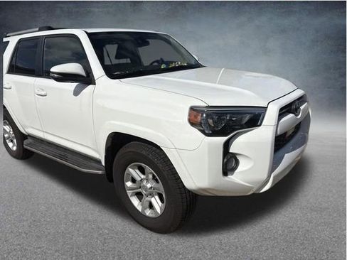 Used 2020 Toyota 4Runner SR5 Premium RWD image 3