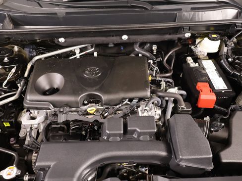 Used 2022 Toyota RAV4 LE image 18
