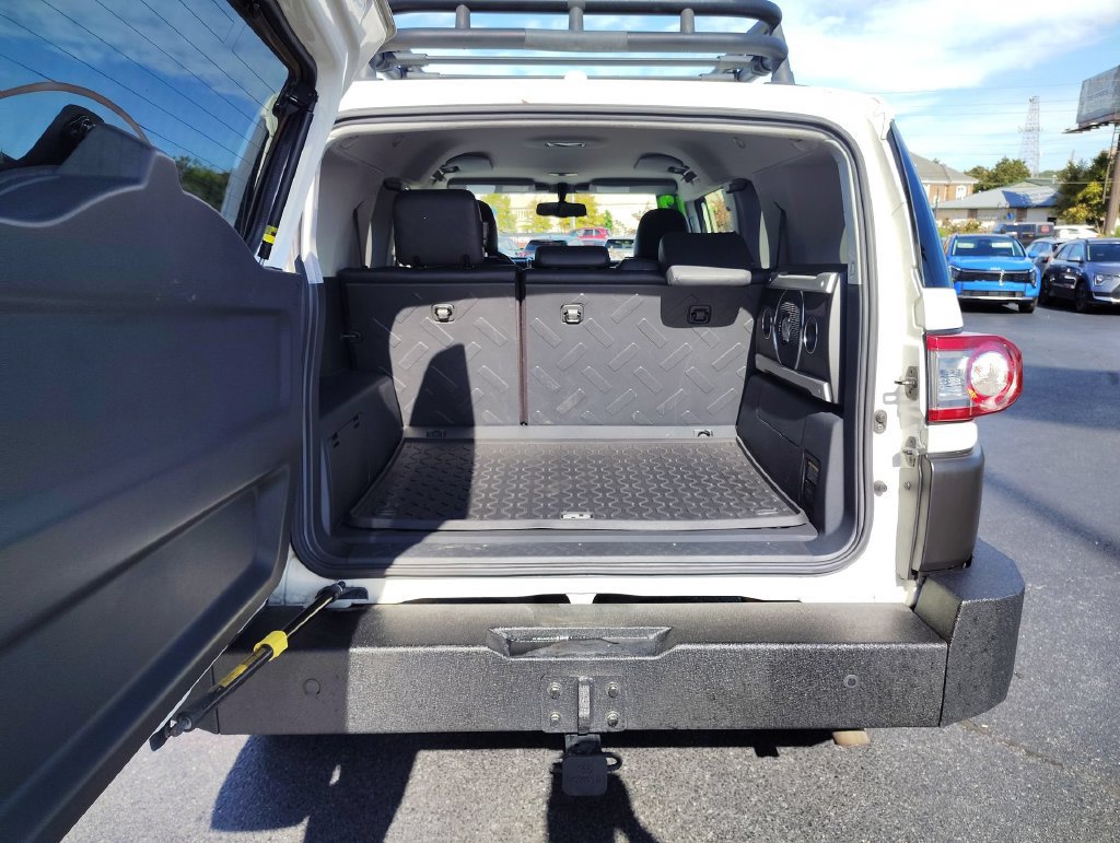 Used 2012 Toyota FJ Cruiser 4WD w/ Upgrade Pkg image 33