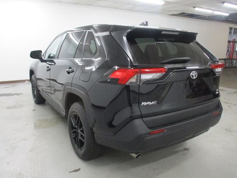 Used 2023 Toyota RAV4 LE AWD/4WD image 6