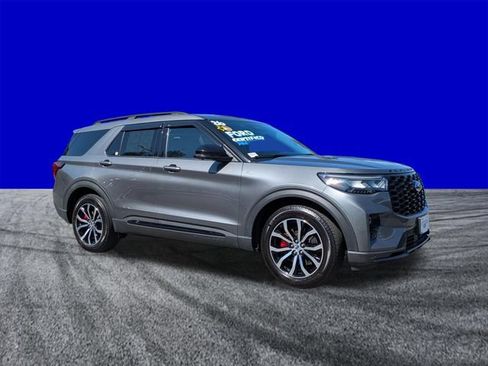 Certified 2026 Ford Explorer ST-Line w/ ST-Line Street Pack RWD image 2
