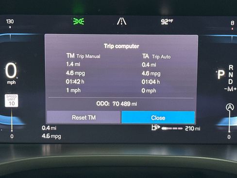 Used 2022 Volvo XC60 B5 Momentum w/ Protection Package Premier image 23