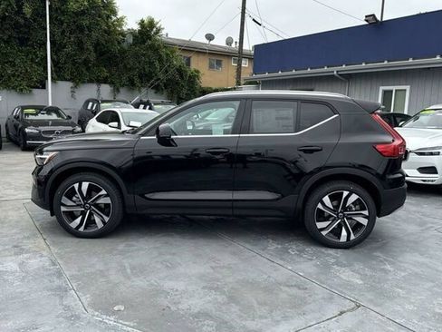 New 2024 Volvo XC40 B5 Plus w/ Climate Package AWD/4WD image 3