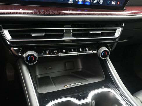 Used 2024 Chevrolet Traverse RS w/ LPO, Floor Liner Package image 19