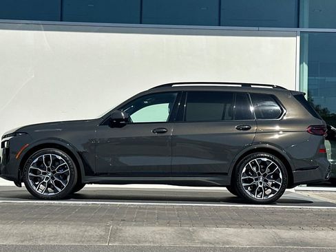 Used 2024 BMW X7 xDrive40i w/ M Sport Package AWD/4WD image 6