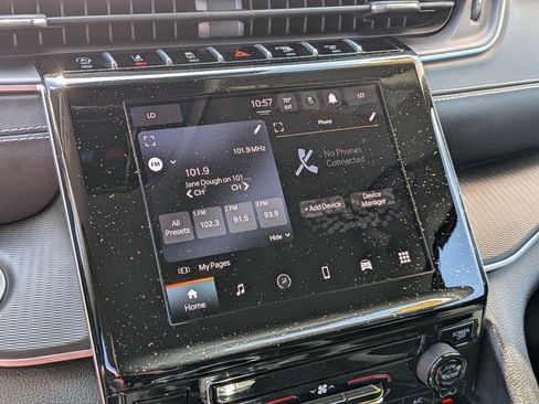 Certified 2024 Jeep Grand Cherokee Laredo RWD image 19