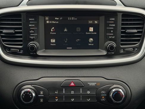 Used 2020 Kia Sorento LX image 17