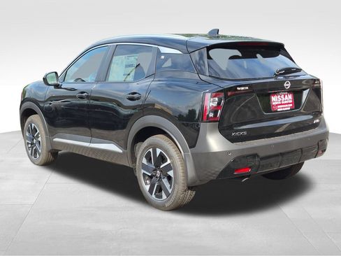 New 2026 Nissan Kicks SV w/ SV Premium Package AWD/4WD image 11