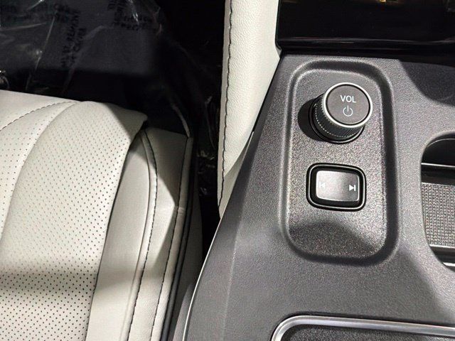 Certified 2026 Acura MDX w/ Advance Package AWD/4WD image 44