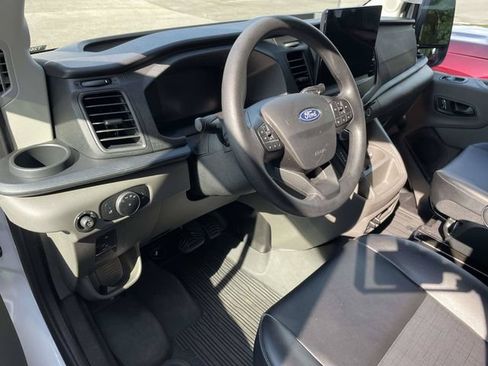 Used 2026 Ford Transit 250 148 High Roof RWD image 4