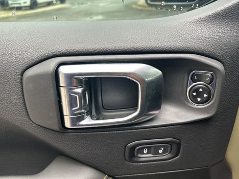 New 2025 Jeep Gladiator Sport image 8