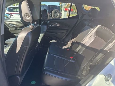 Used 2023 GMC Terrain SLT image 36