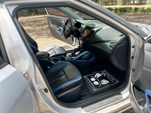 Used 2013 Hyundai Veloster Turbo image 5