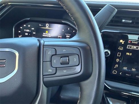 Used 2024 GMC Sierra 2500 AT4 image 11