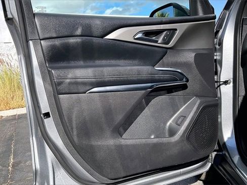 Used 2026 Chevrolet Traverse LT image 22
