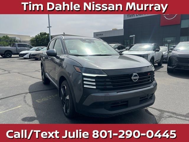 Used 2025 Nissan Kicks SR w/ Illumination Package AWD/4WD image 3
