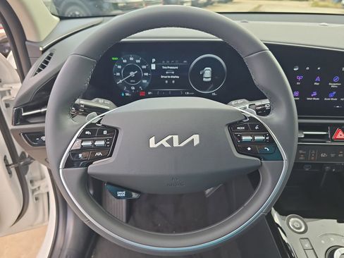 New 2026 Kia Niro Wind FWD image 29