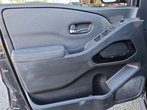Used 2022 Nissan Frontier PRO-4X w/ Pro-4X Premium Package image 15
