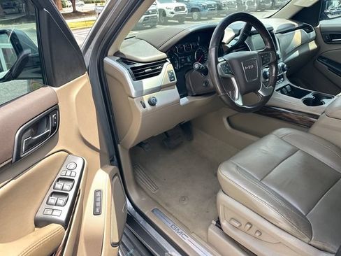 Used 2019 GMC Yukon XL SLT w/ Open Road Package RWD image 10