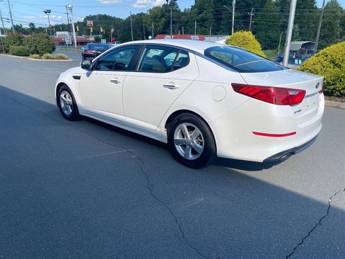 Used 2015 Kia Optima LX FWD image 4