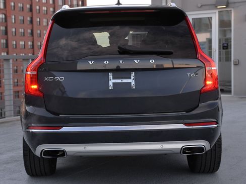 Used 2021 Volvo XC90 T6 Inscription w/ Protection Package Premier image 6