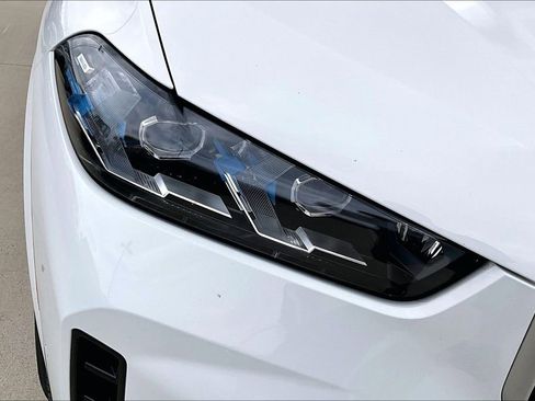 Used 2025 BMW X5 xDrive50e w/ M Sport Package image 35