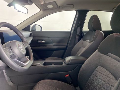 Used 2025 Nissan Kicks SV image 14