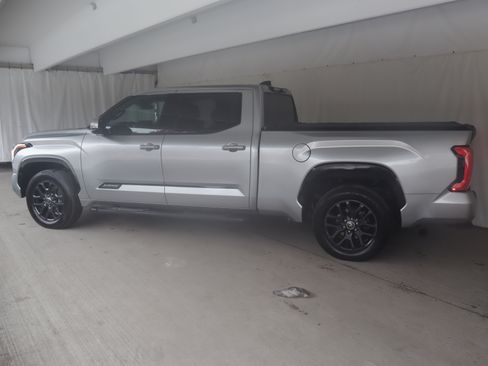Used 2022 Toyota Tundra Platinum image 18