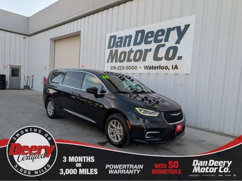 Used 2024 Chrysler Pacifica Touring-L image 1