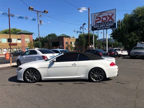 Used 2007 BMW M6 Convertible RWD image 2