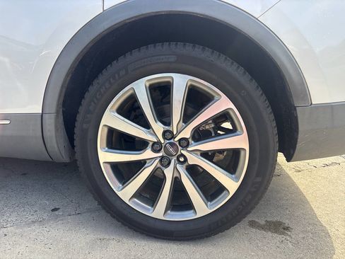 Used 2019 Lincoln Nautilus Select image 17