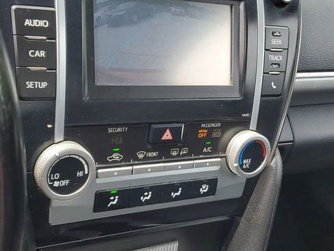 Used 2014 Toyota Camry SE FWD image 20