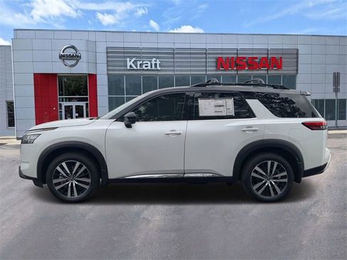 New 2025 Nissan Pathfinder Platinum w/ Black Appearance Package image 6