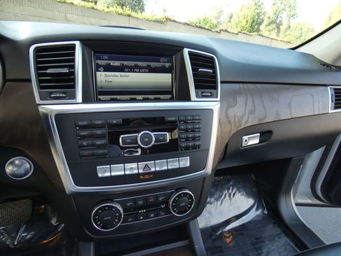 Used 2015 Mercedes-Benz ML 350 4MATIC image 69