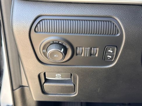 Used 2024 Jeep Wagoneer L 4WD image 36