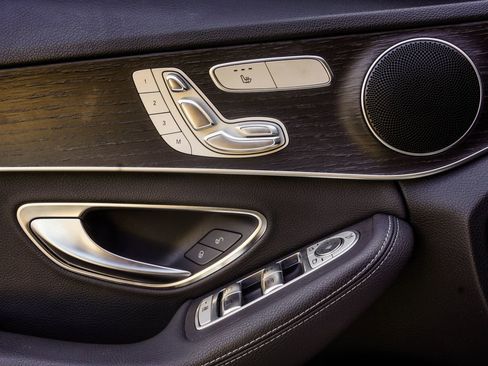 Used 2020 Mercedes-Benz C 300 Sedan image 34