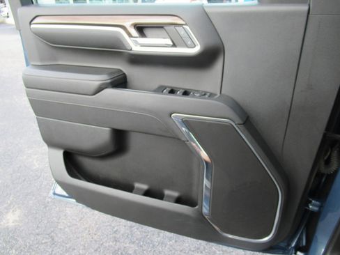 Used 2024 Chevrolet Silverado 1500 LT w/ Convenience Package II RWD image 21
