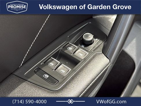 Used 2023 Volkswagen Tiguan SE FWD image 14