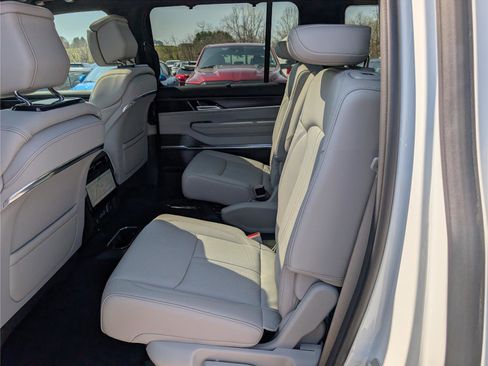 New 2026 Jeep Grand Wagoneer Summit AWD/4WD image 12