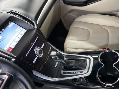 Certified 2018 Ford Edge Titanium w/ Technology Package image 21