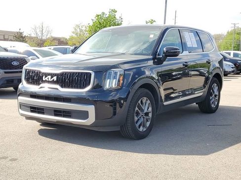 Used 2023 Kia Telluride LX AWD/4WD image 2