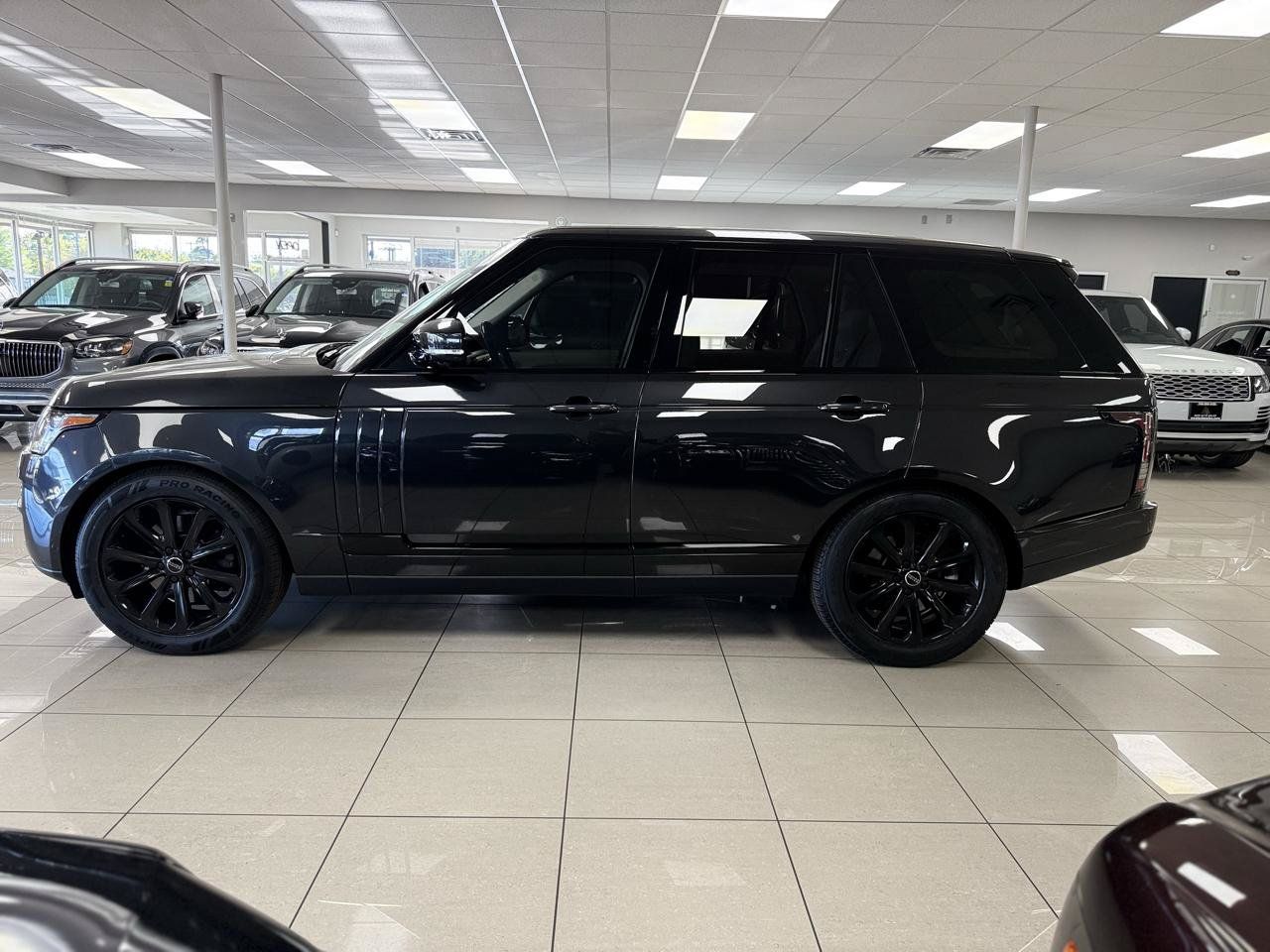 Used 2014 Land Rover Range Rover HSE AWD/4WD image 3
