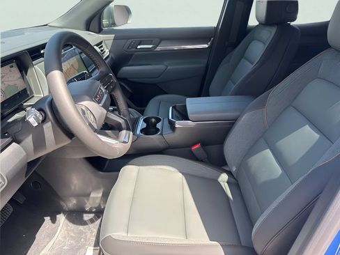 New 2027 GMC Terrain AT4 w/ Technology Package II AWD/4WD image 9
