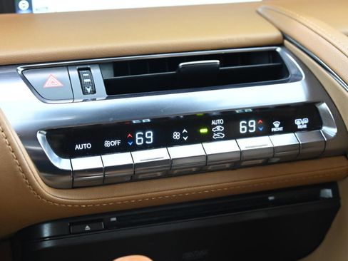 Used 2018 Lexus LC 500 Coupe w/ Touring Package image 33