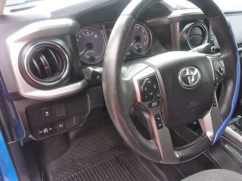 Used 2021 Toyota Tacoma SR5 AWD/4WD image 20
