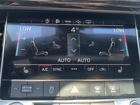 Used 2025 Audi Q7 3.0T Premium Plus w/ Premium Plus Package AWD/4WD image 30