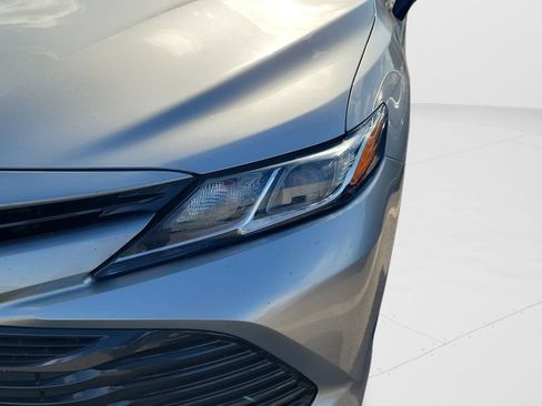 Used 2018 Toyota Camry LE FWD image 8