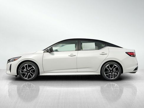 New 2025 Nissan Sentra SR w/ SR Premium Package image 4