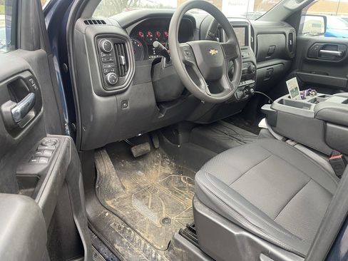 Used 2020 Chevrolet Silverado 1500 Custom w/ Custom Value Package image 9